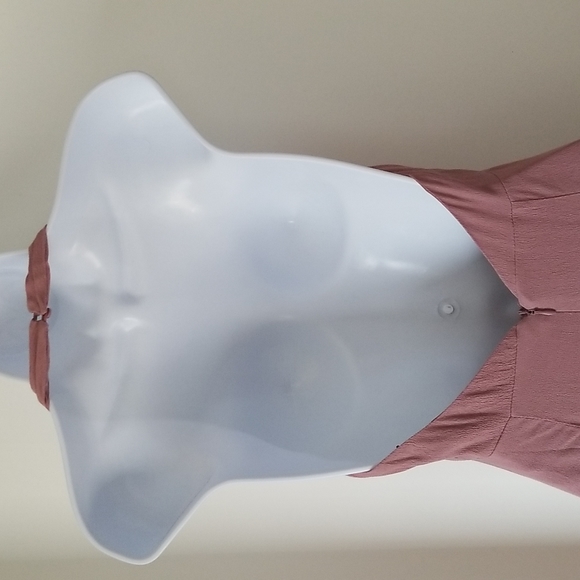 Halter neck Dress - Picture 7 of 9